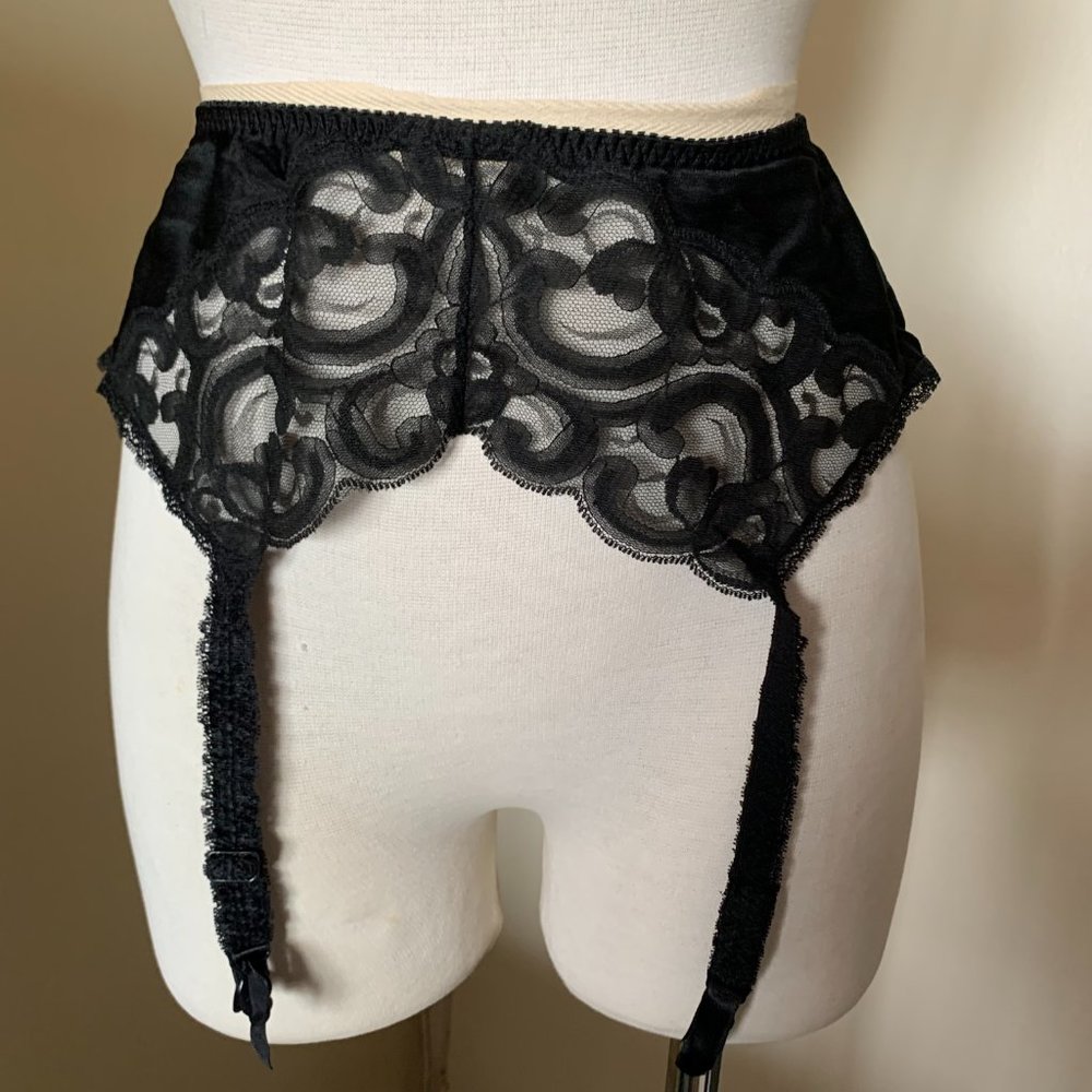VINTAGE JOSIE BLACK GARTER BELT SIZE M